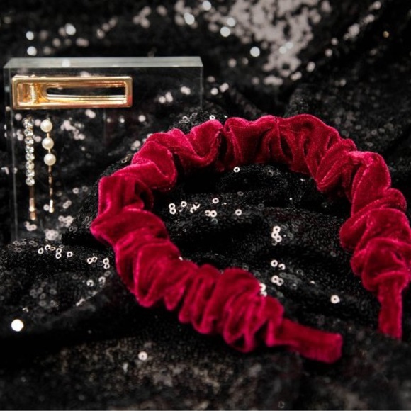 SCUNCI VELVET HEADBAND AND HAIRCLIPS SET NWT - Picture 2 of 13